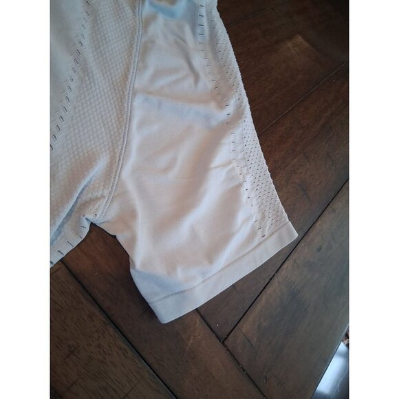 Athleta Light Blue Short Sleeve Lightweight Activewear Top size L - Picture 4 of 4